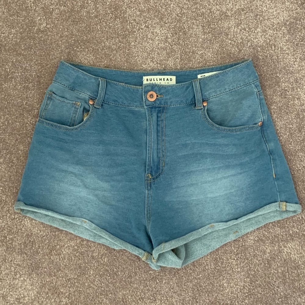 Bullhead mom shorts